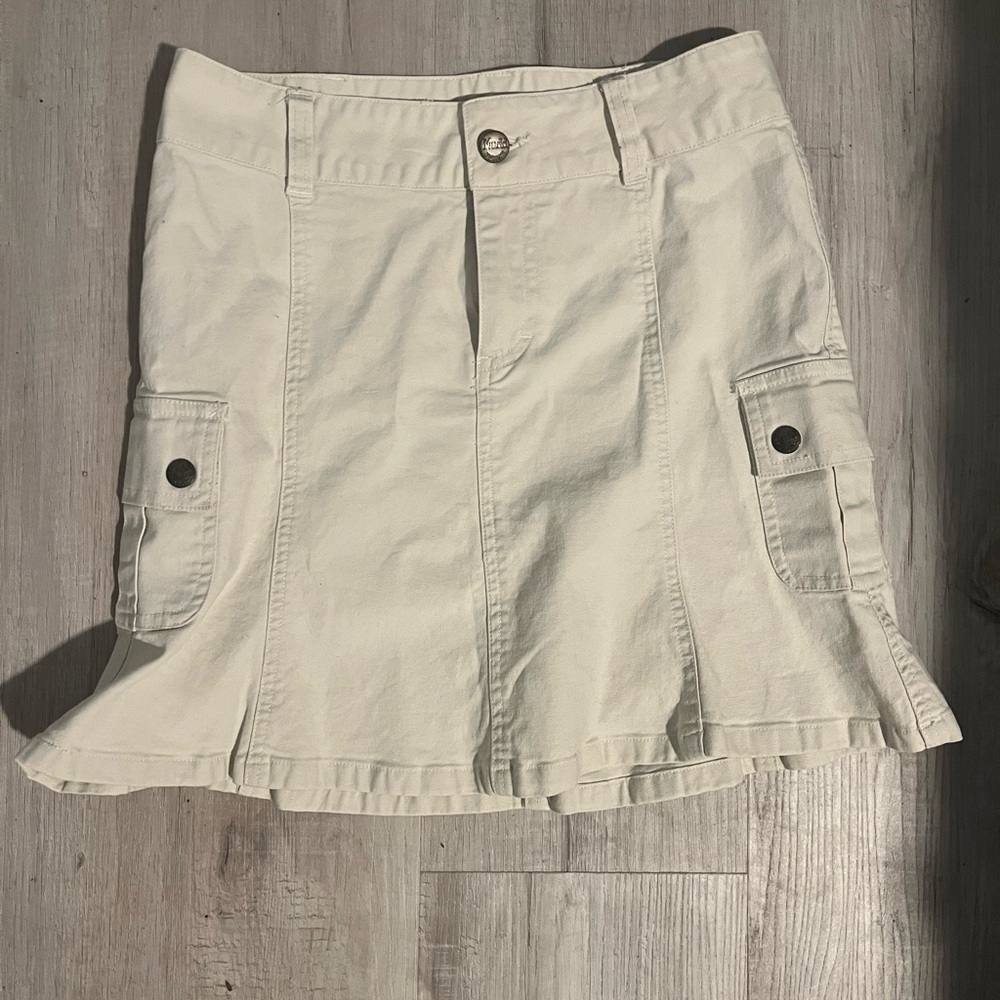 Cute 90s cargo mudd skirt!!!

Can fit xxs-s